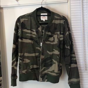 NWOTS Women’s Sundry Green Camo jacket siz…